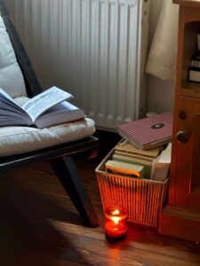 Tips for Creating a Cozy and Inviting Reading Nook in Your Home